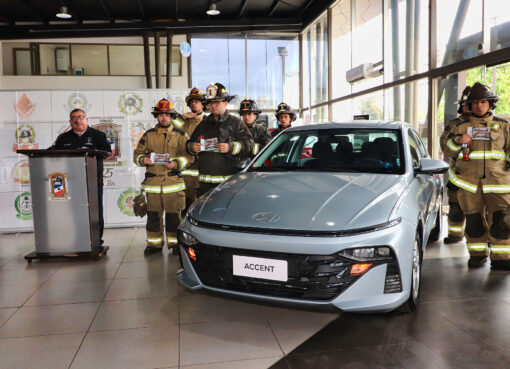 El Cuerpo de Bomberos de Temuco lanzó su Rifa Monumental con un automóvil cero kilómetro