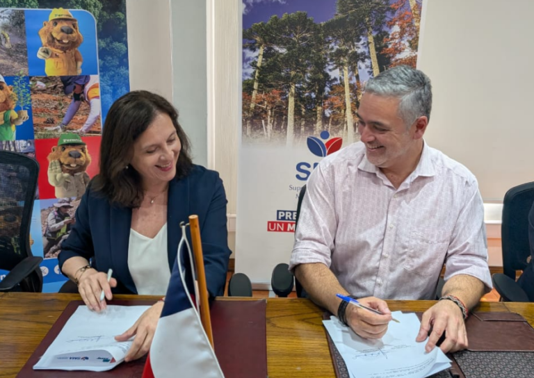 SMA y CONAF firman convenio de colaboración para fortalecer ...